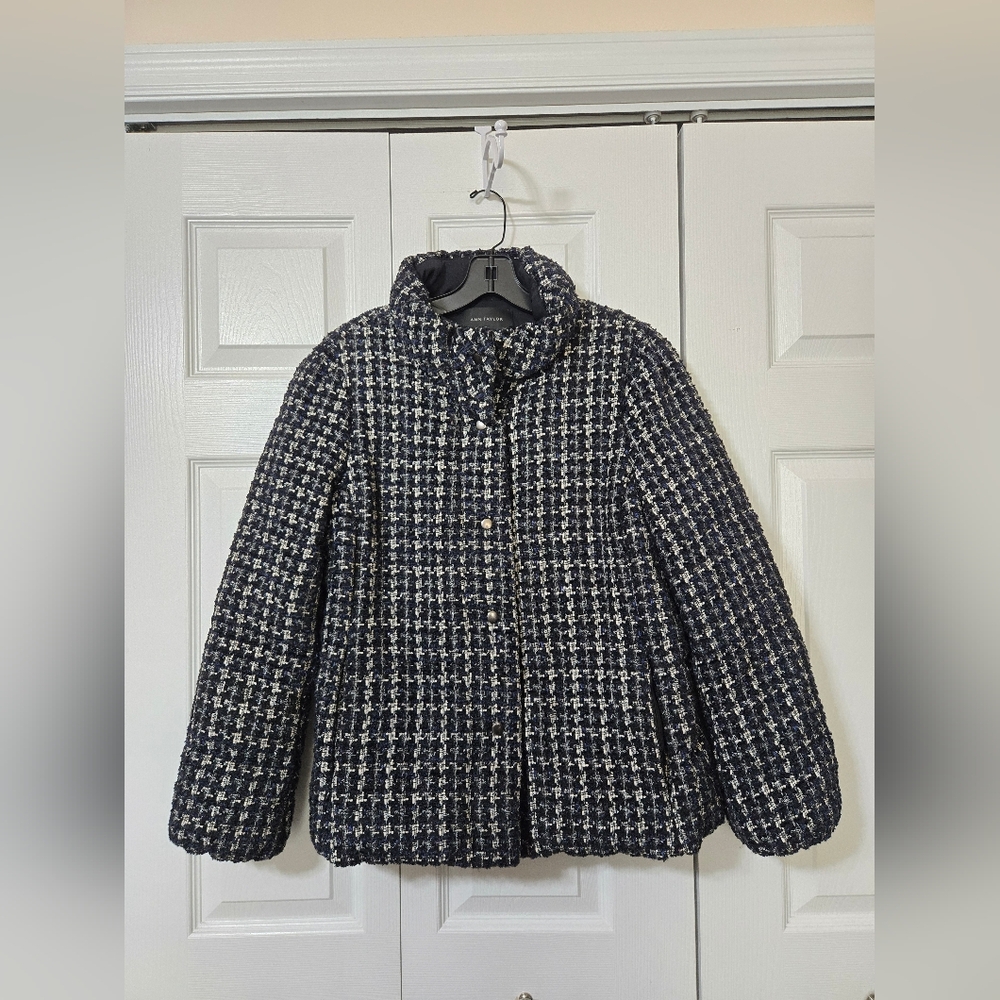 Ann Taylor Jacket, Snap Closure, Pockets, Fully Lined,Large, Excellent Condition